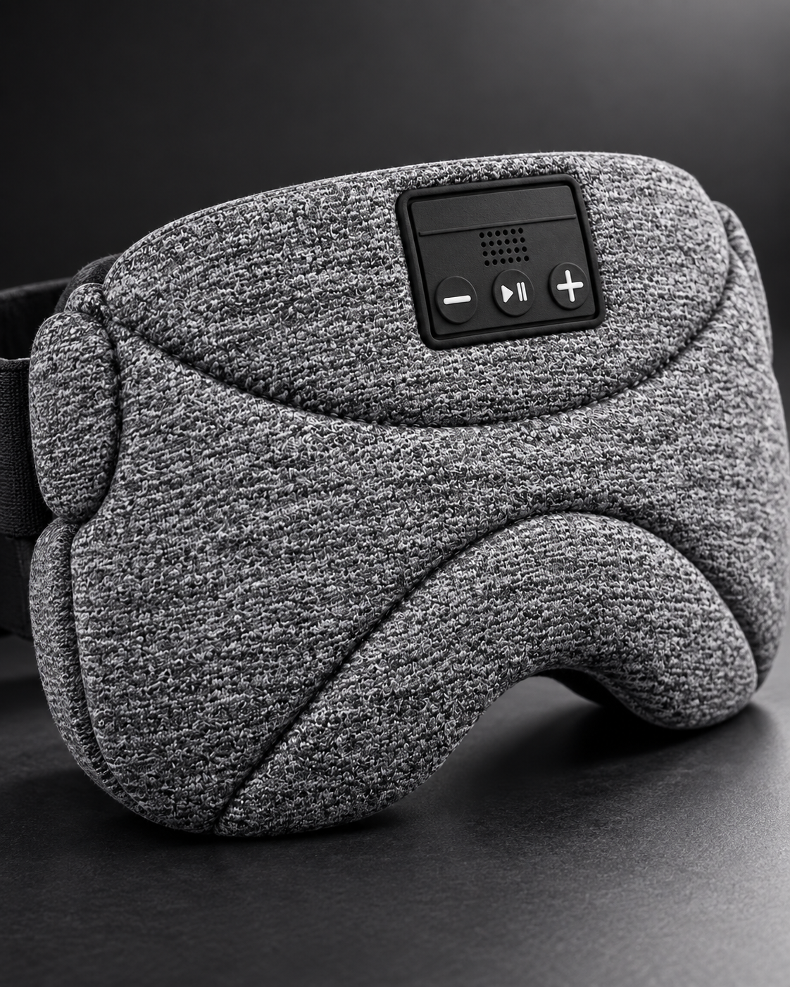 VELMUNE sleep mask controls and padded design